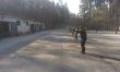 Českí vojenskí policajti v kurze bojovej streľby