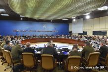 Generálporučík Milan Maxim na rokovaní Vojenského výboru NATO